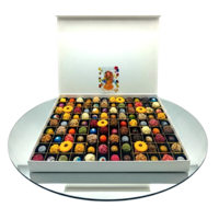 Luxe chocoladebox met bloemen bonbons en truffels