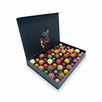 Luxe chocolade cadeau 54 stuks met handgemaakte bonbons en truffels van Chocoseum
