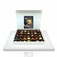 witte variant grote luxe Vaderdag Chocoladebox 35 stuks van Chocoseum met handgemaakte bonbons en truffels, stijlvol ver