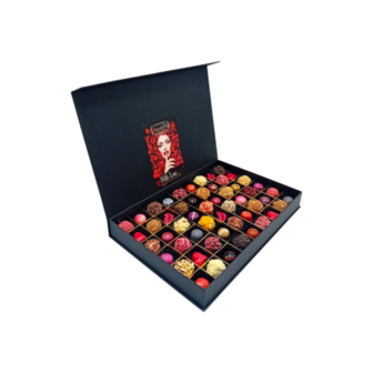 ❤️Luxe Liefde Chocolade Cadeau &ndash; 54 Bonbons &amp; Truffels