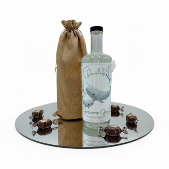 Luxe kraamcadeau likeur en chocolade voor geboorte baby