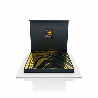Luxe Vaderdag Chocoladebox 12 stuks van Chocoseum met handgemaakte bonbons en truffels, stijlvol verpakt als cadeau voor vader,