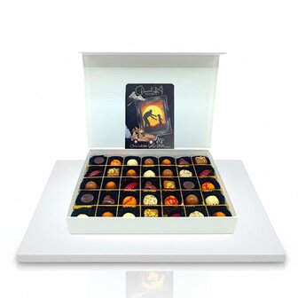 witte variant grote luxe Vaderdag Chocoladebox 35 stuks van Chocoseum met handgemaakte bonbons en truffels, stijlvol ver