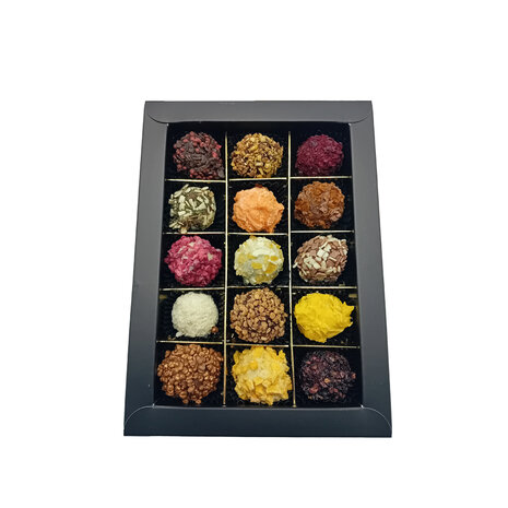 Stijlvol chocoladecadeau met 15 handgemaakte truffels in luxe transparante box