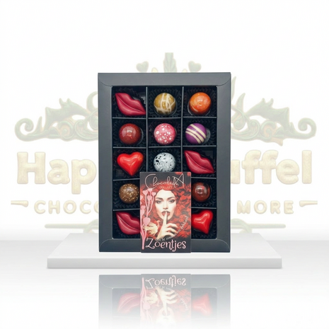 Happy Knuffel Liefde van Chocoseum met 15 handgemaakte bonbons als luxe chocolade cadeau door de brievenbus met persoonlijke ka
