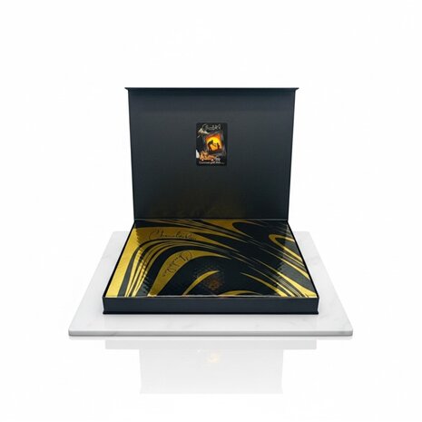 Luxe Vaderdag Chocoladebox 12 stuks van Chocoseum met handgemaakte bonbons en truffels, stijlvol verpakt als cadeau voor vader,