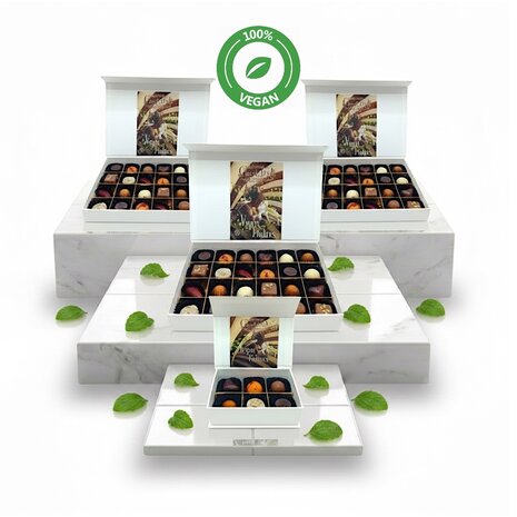 Luxe vegan chocoladebox van Chocoseum met keuze uit 6 verschillende doosjes handgemaakte plantaardige bonbons.